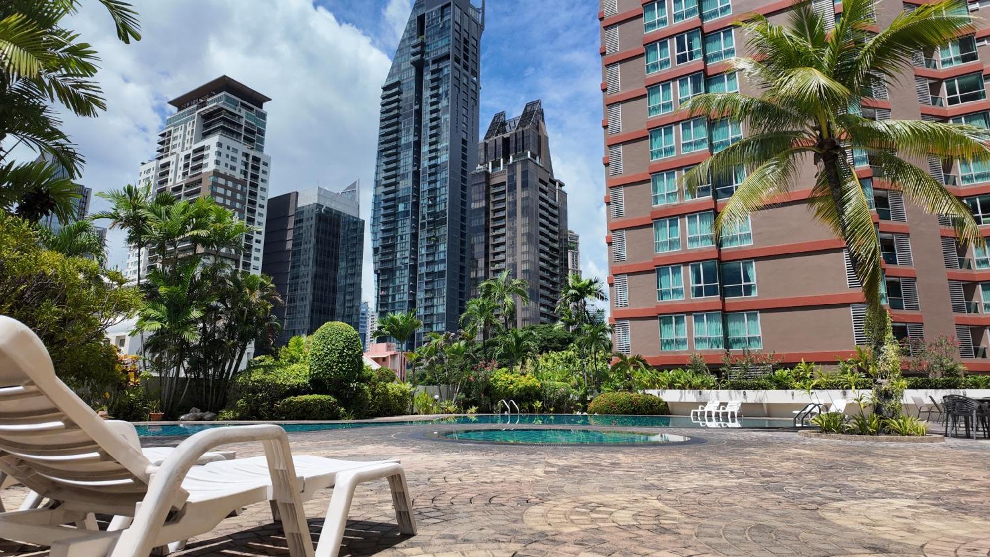 Charan Tower Residences By Aspira Bangkok Exterior photo